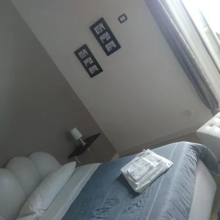 Bed & Breakfast House