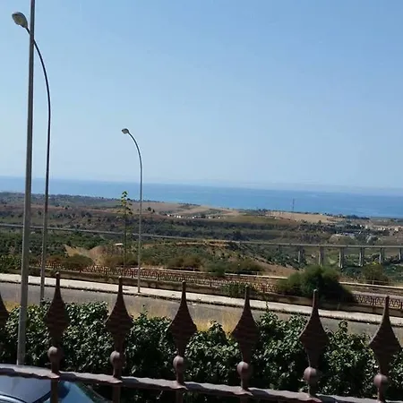 House Alojamento de Acomodação e Pequeno-almoço 3*