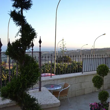 House Bed & Breakfast 3*